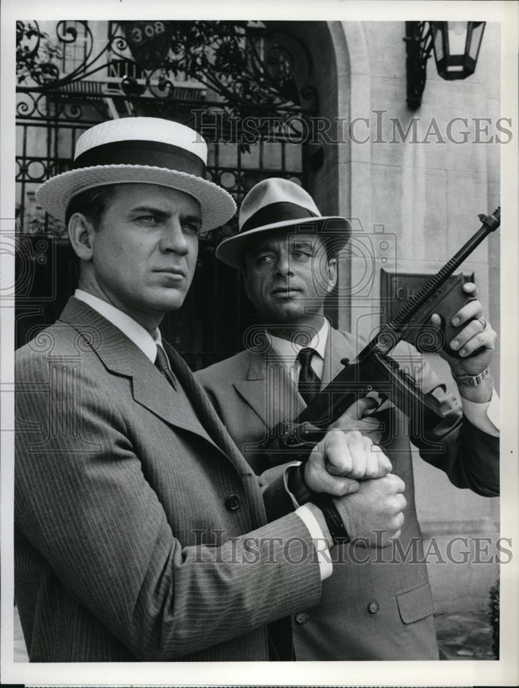 1974 Press Photo Robert Foxworth, Harris Yulin in The FBI Versus Alvin Karpis - Historic Images