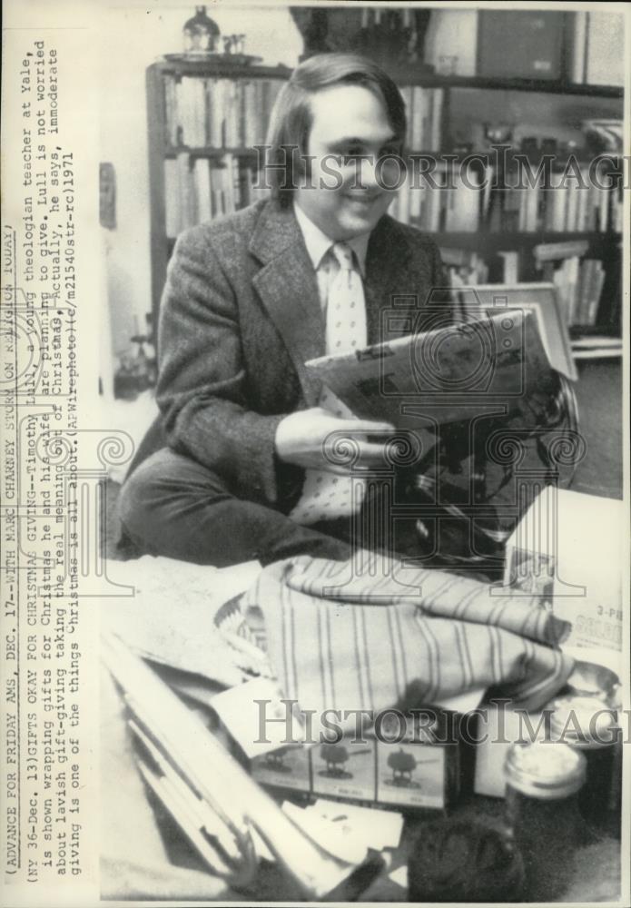 1971 Wire Photo Timothy Lull, a young theologian teacher at Yale is shown - Historic Images