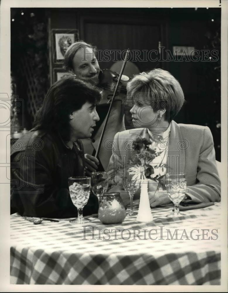 1990 Press Photo Markie Post and Ray Abruzzo in Night Court - cvp34805 - Historic Images