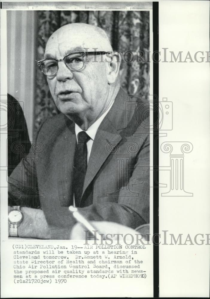 1970 Wire Photo Dr. E. W.Arnold Discussed the Proposed Air Quality Standards - Historic Images