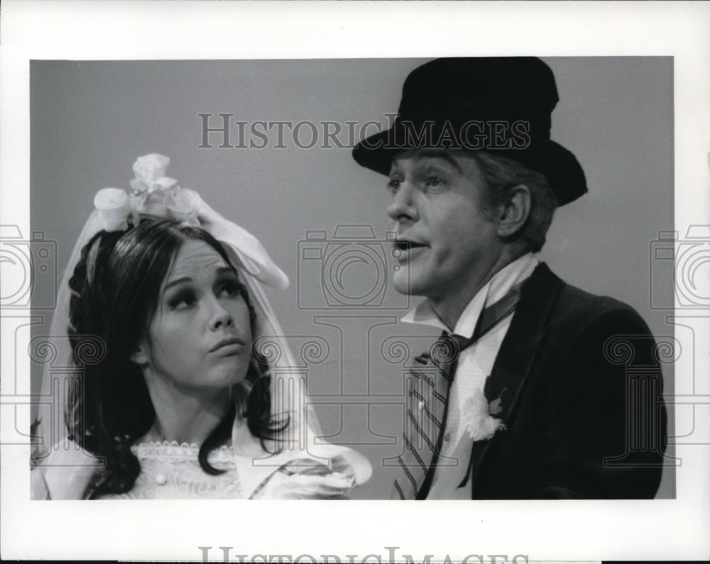 1972 Press Photo Dick Van Dyke and this Other Woman - cvp39916 - Historic Images