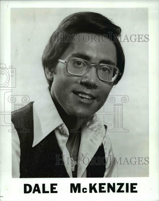 1983 Press Photo Dale McKenzie Guitar & Banjo - cvp35781 - Historic Images