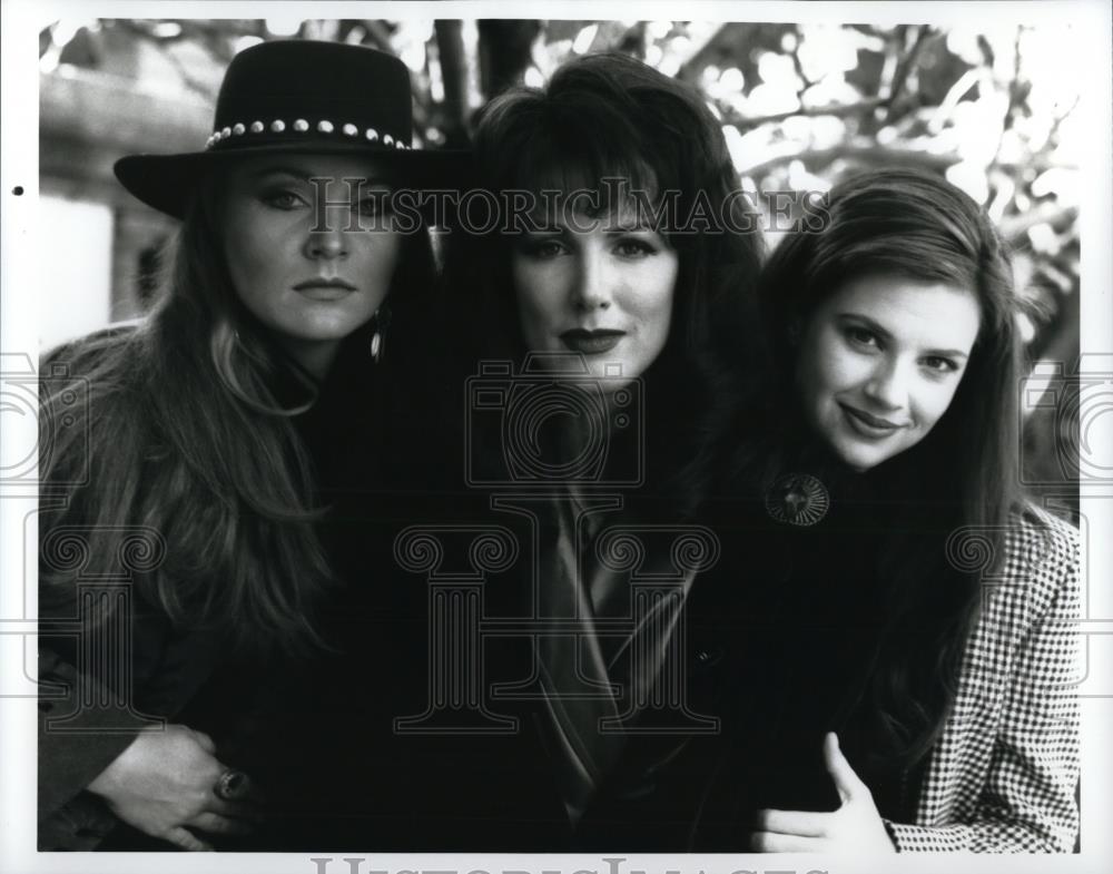 Undated Press Photo Kathleen York Viveka Davis Cari Shayne In Naomi & Winona - Historic Images