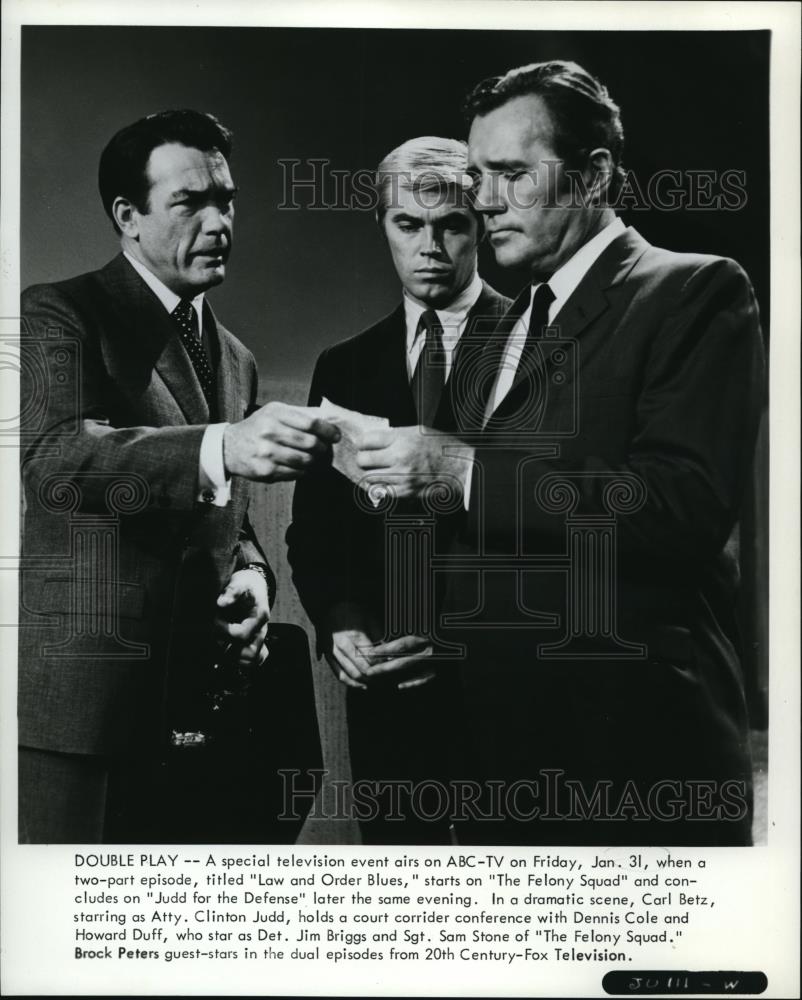 1967 Press Photo Carl Betz, Dennis Cole &amp; Howard Duff in The Felony Squad - Historic Images