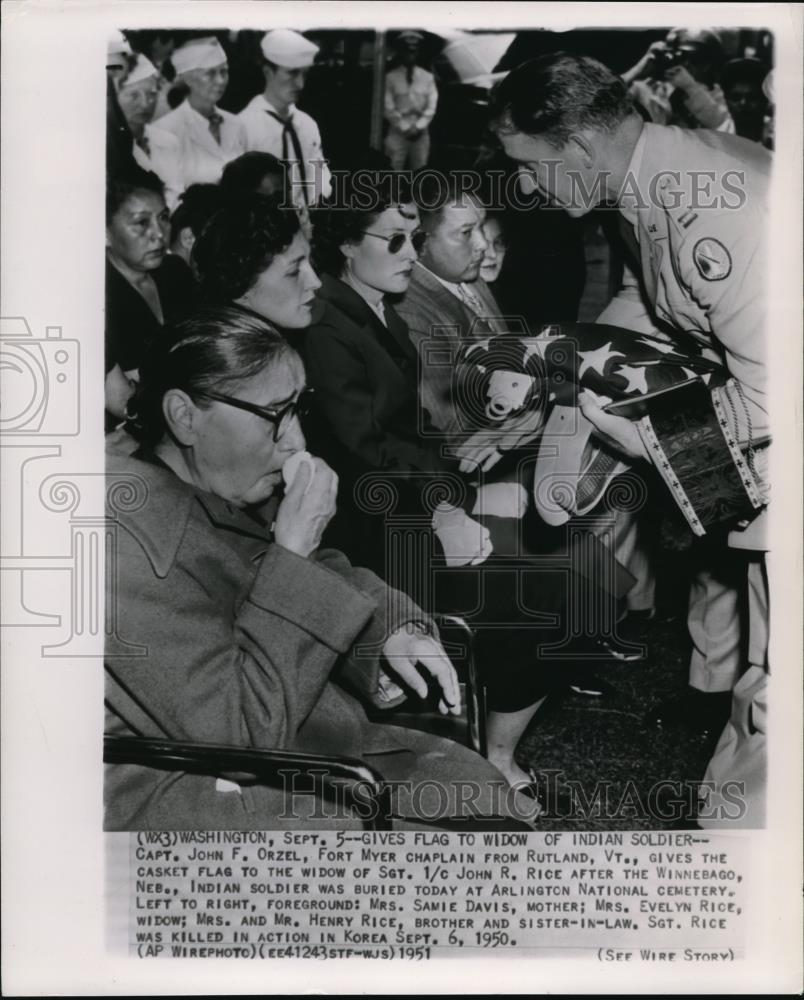 1951 Wire Photo Capt. Orzel gives flag to widow of Indian soldier - cvw05366 - Historic Images