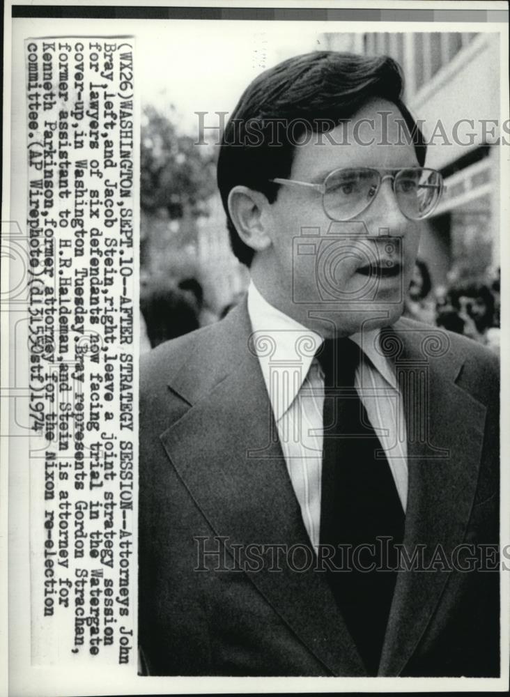 1974 Wire Photo Lawyers, John Bray after the strategy session - cvw00440 - Historic Images