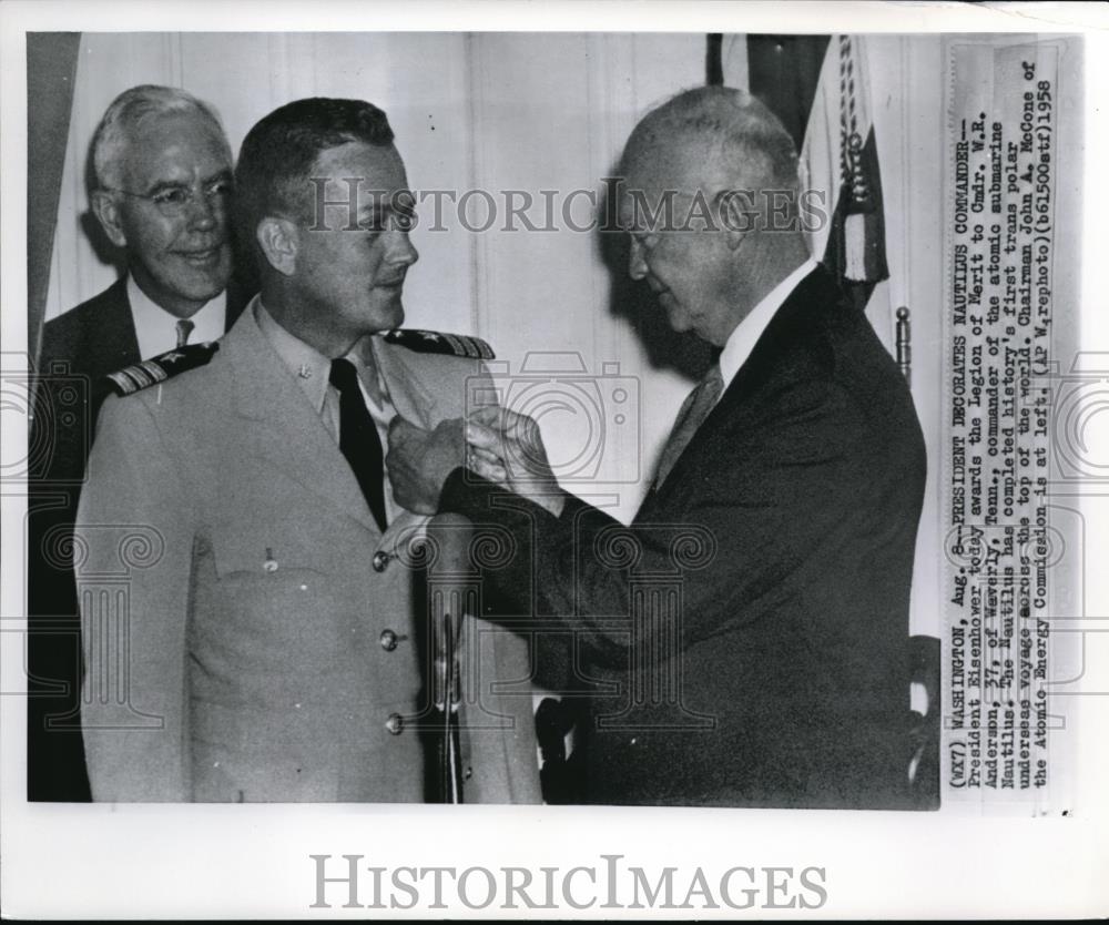 1959 Wire Photo President Eisenhower today awards the Legion of Merit to - Historic Images