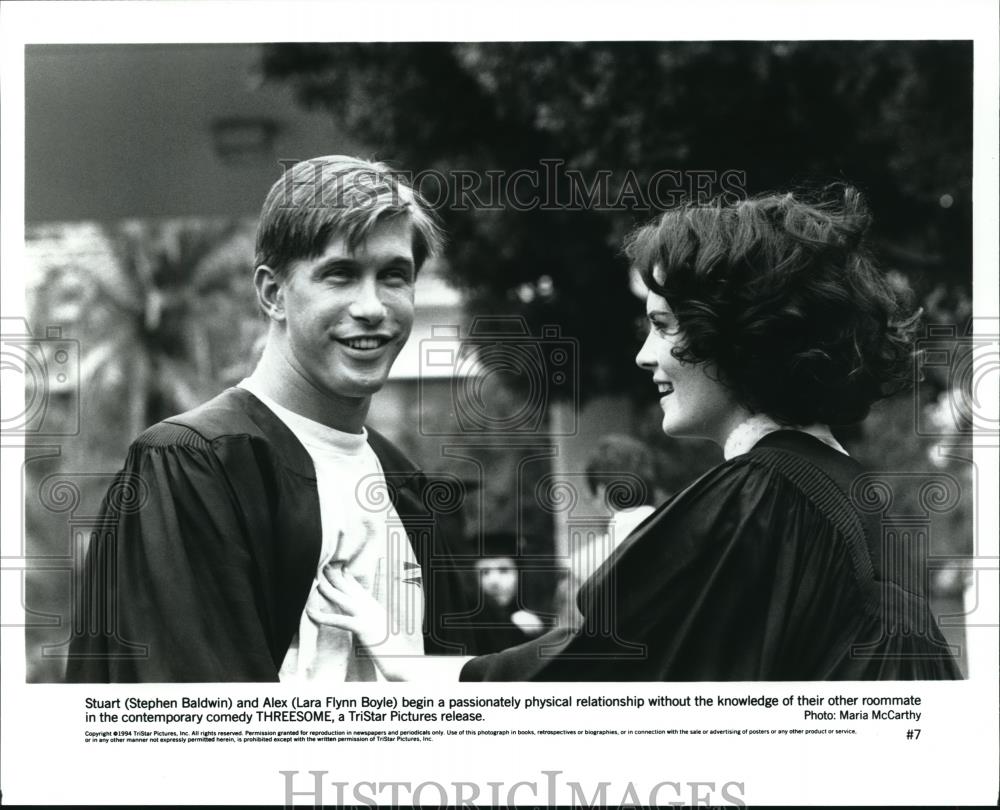 1995 Press Photo Threesome Stephen Baldwin Lara Flynn Boyle  - cvp37561 - Historic Images