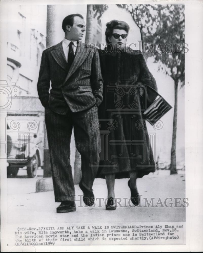 1949 Wire Photo Rita and Aly take a walk in Lausanne, Switzerland, Nov. 18. - Historic Images