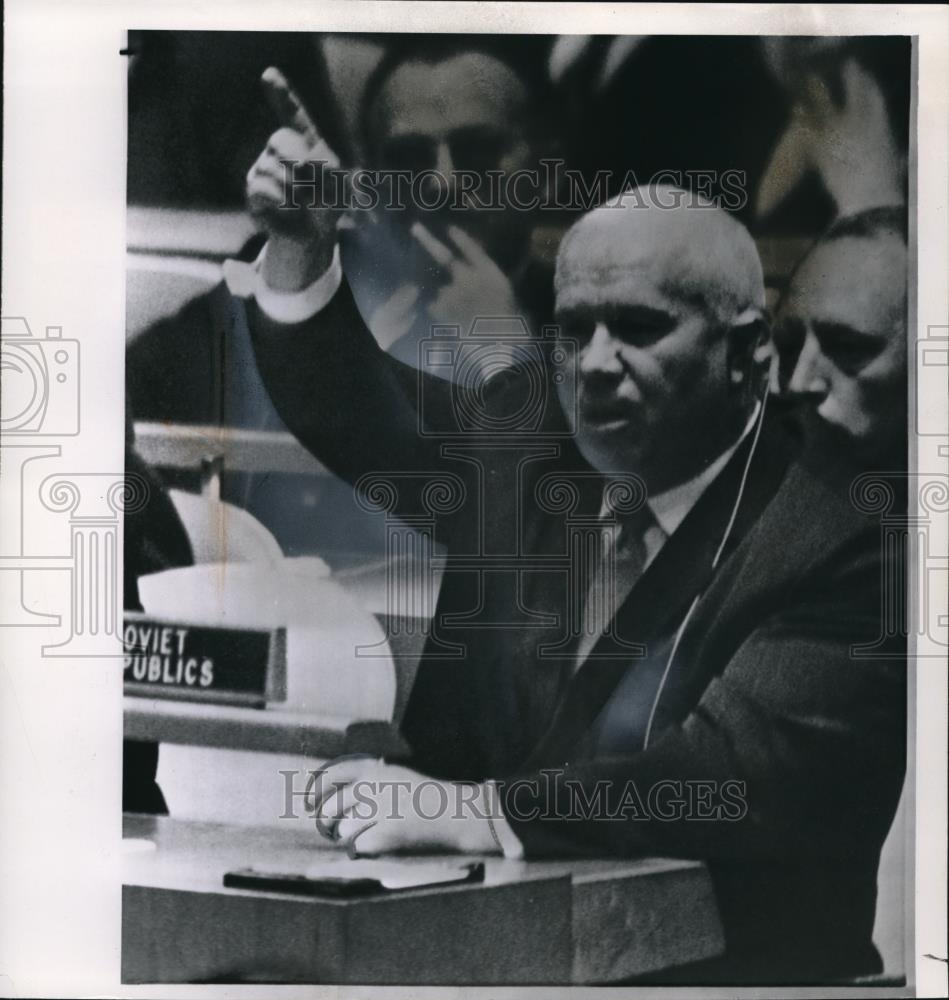 1960 Wire Photo Soviet Premier Nikita Khrushchev points a finger and shouts a - Historic Images