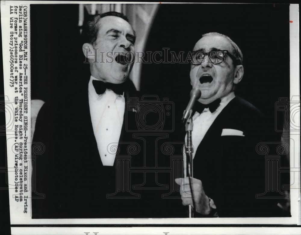 1973 Wire Photo Irving Berlin Sings With President Nixon at the White House - Historic Images