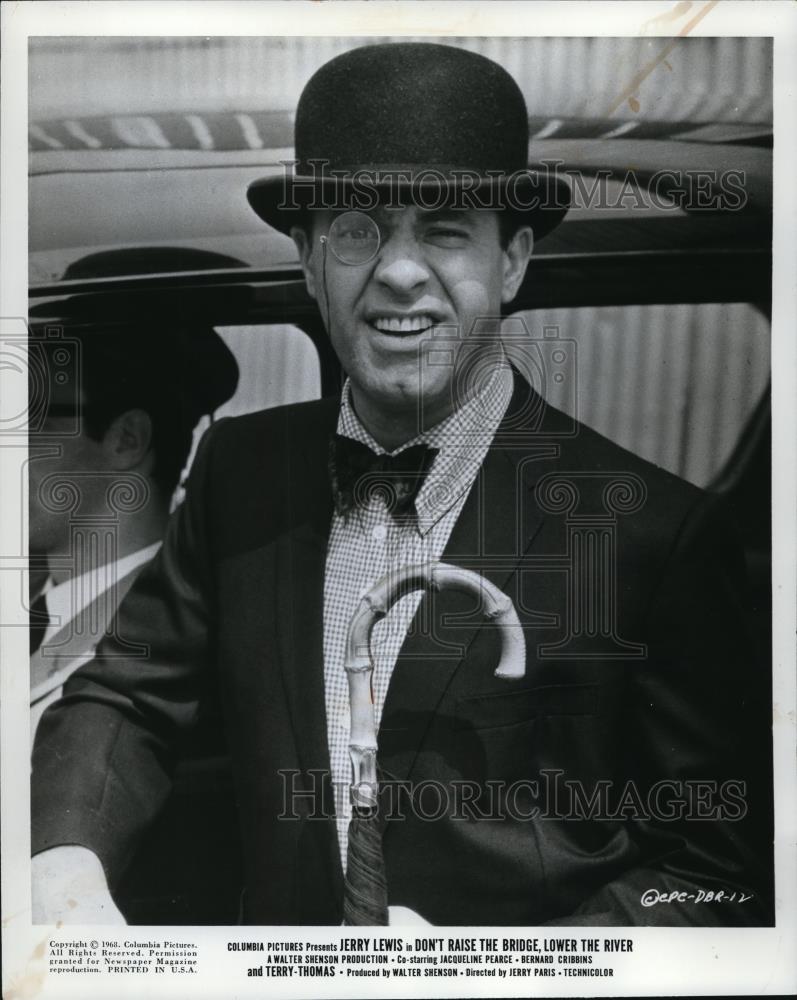 1968 Press Photo Jerry Lewis stars in Don&#39;t Raise the Bridge Lower the River - Historic Images