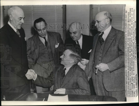1939 Wire Photo First to congratulate William O. Douglas, chairman of the - Historic Images