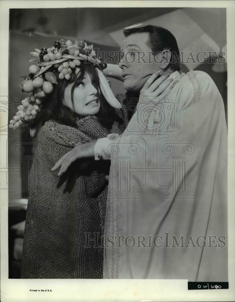 1965 Press Photo Richard Crenna and Shirley MacLaine - cvp35582 - Historic Images