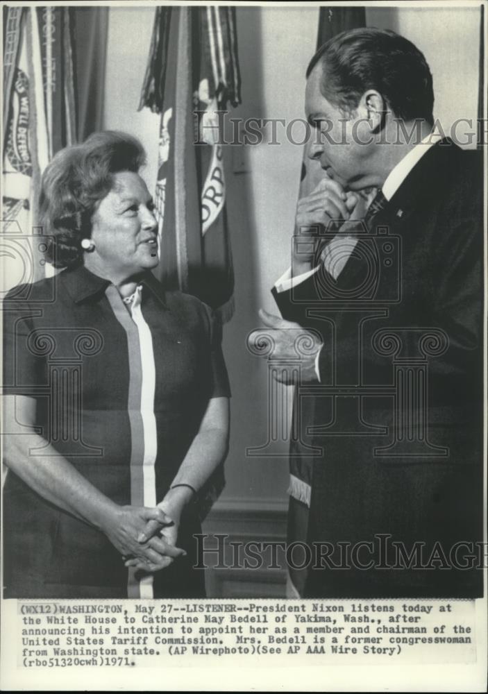 1971 Wire Photo President Nixon with Catherine May Bedell of Yakima - cvw00490 - Historic Images