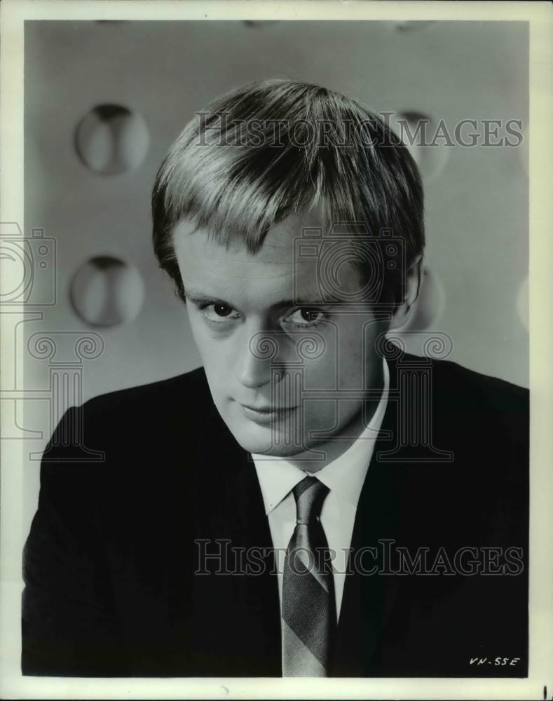 1966 Press Photo David McCallum in Around the World Under the Sea - cvp35482 - Historic Images