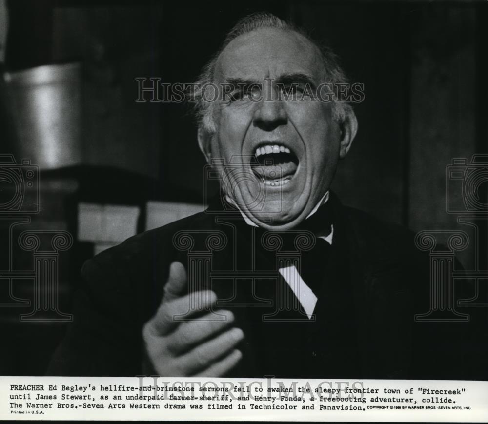 1971 Wire Photo Preacher Ed Begley sermons at town of Firecreek. - cvw01288 - Historic Images