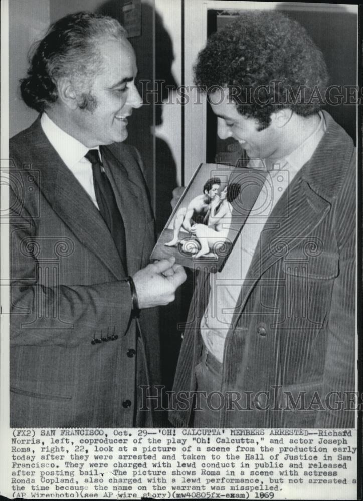 1969 Wire Photo Richard Norris Looking at a Picture were Arrested - cvw03315 - Historic Images