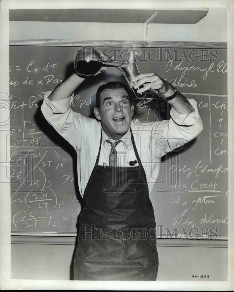 1967 Press Photo Fred Mac Murray "The Absent Minded Professor" - cvp35296 - Historic Images
