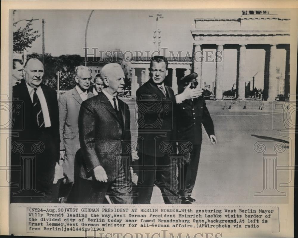 1961 Wire Photo Wet Berlin Mayor Brandt with West German Pres. Heinrich Luebke - Historic Images