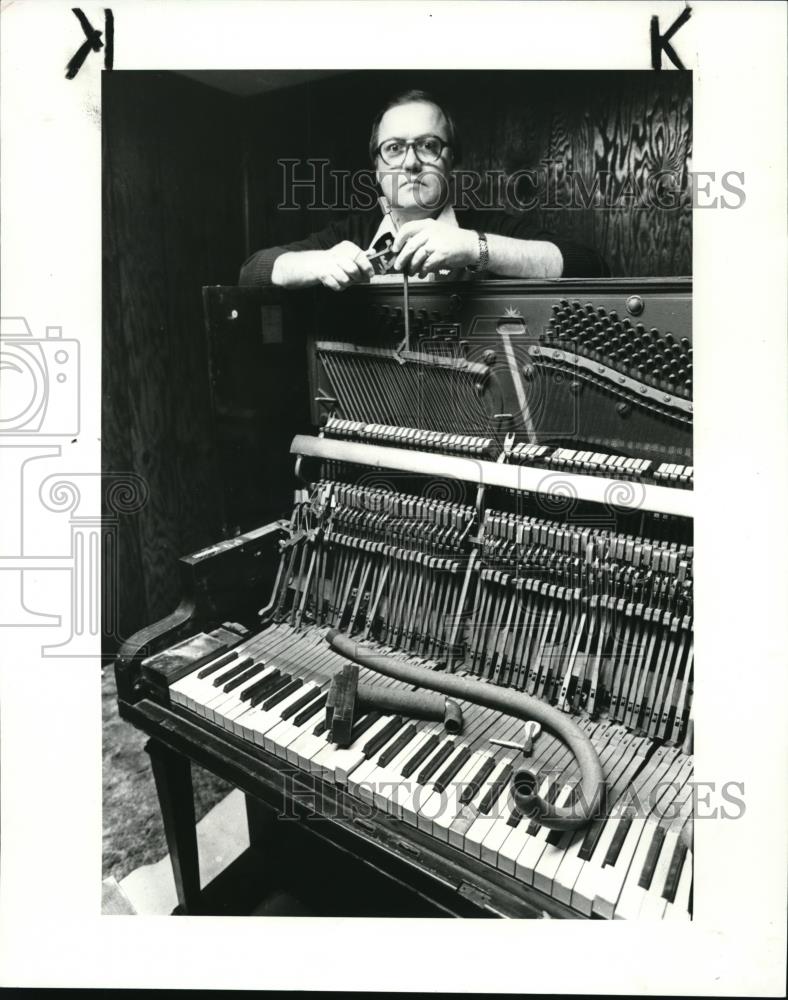 1983 Press Photo Jerry A. Schroeder - cva40513 - Historic Images