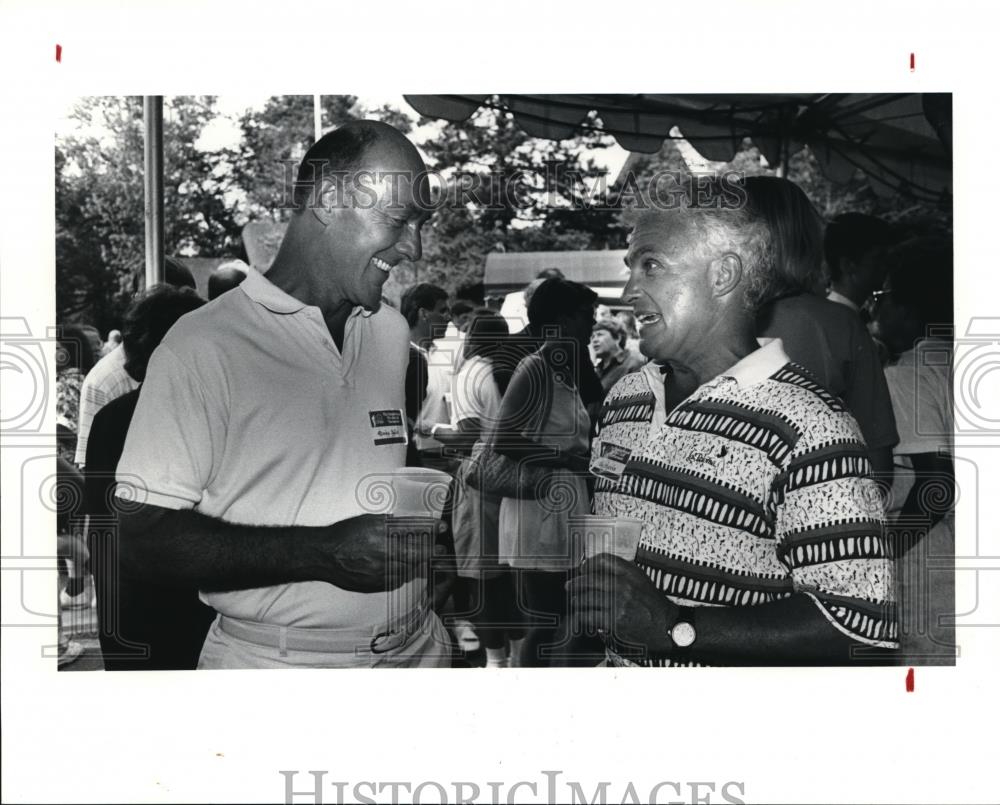 1991 Press Photo Boake Sells and Seth Harris, CEO Harris Wholesale Co. - Historic Images