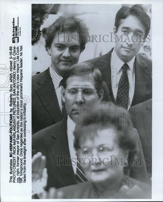 Wire Photo Former San Antonio Mayor Henry Cisneros and the new Mayor Cockrell - Historic Images