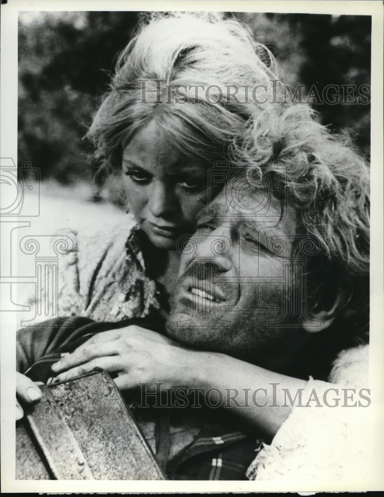 1979 Press Photo Goldie Hawn &amp; George Segal in The Duchess &amp; the Dirtwater Fox - Historic Images