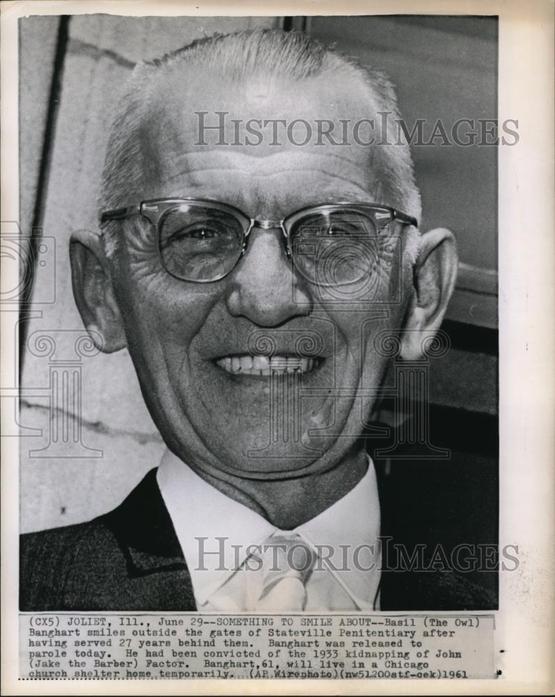 1961 Wire Photo Banghart smiles outside the gates of Stateville Penitentiary - Historic Images