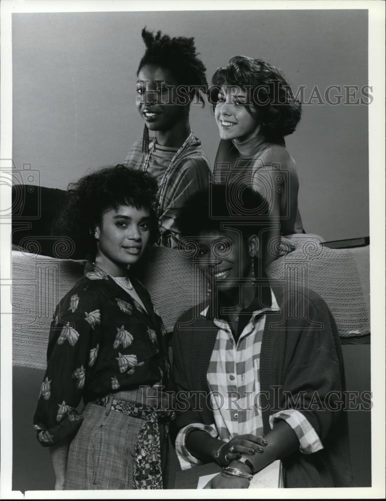 1987 Press Photo Lisa Bonet, Marisa Tomei &amp; Cast of Different World - cvp40373 - Historic Images