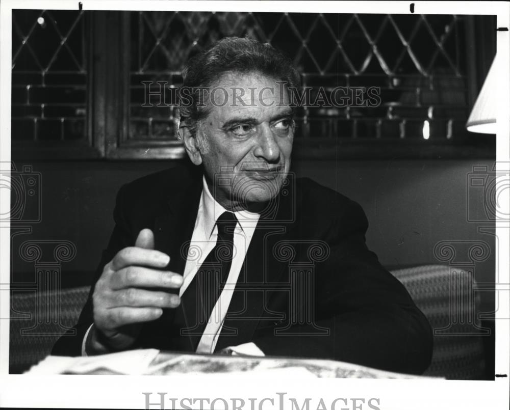 1990 Press Photo Dr Daniel Thursz, National Council on Aging  - cva43959 - Historic Images
