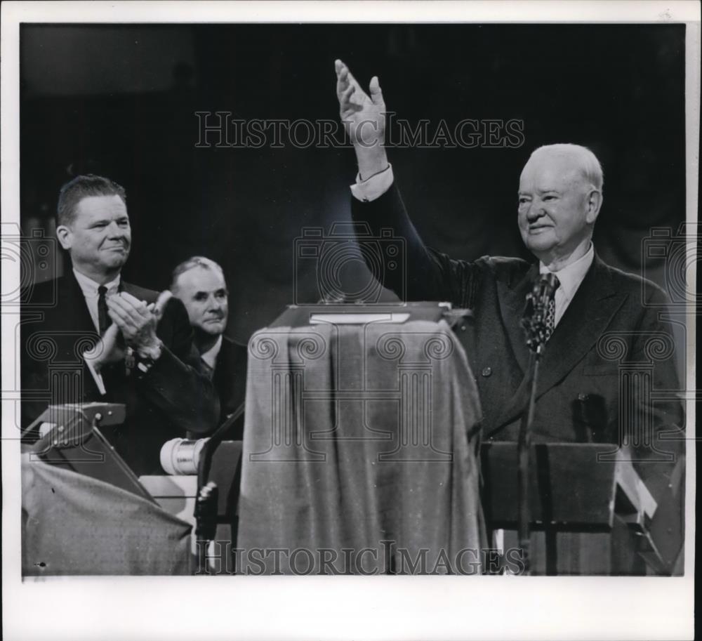 1960 Wire Photo Former Pres.Hoover with Chairman T.Morton Waves a Salute - Historic Images