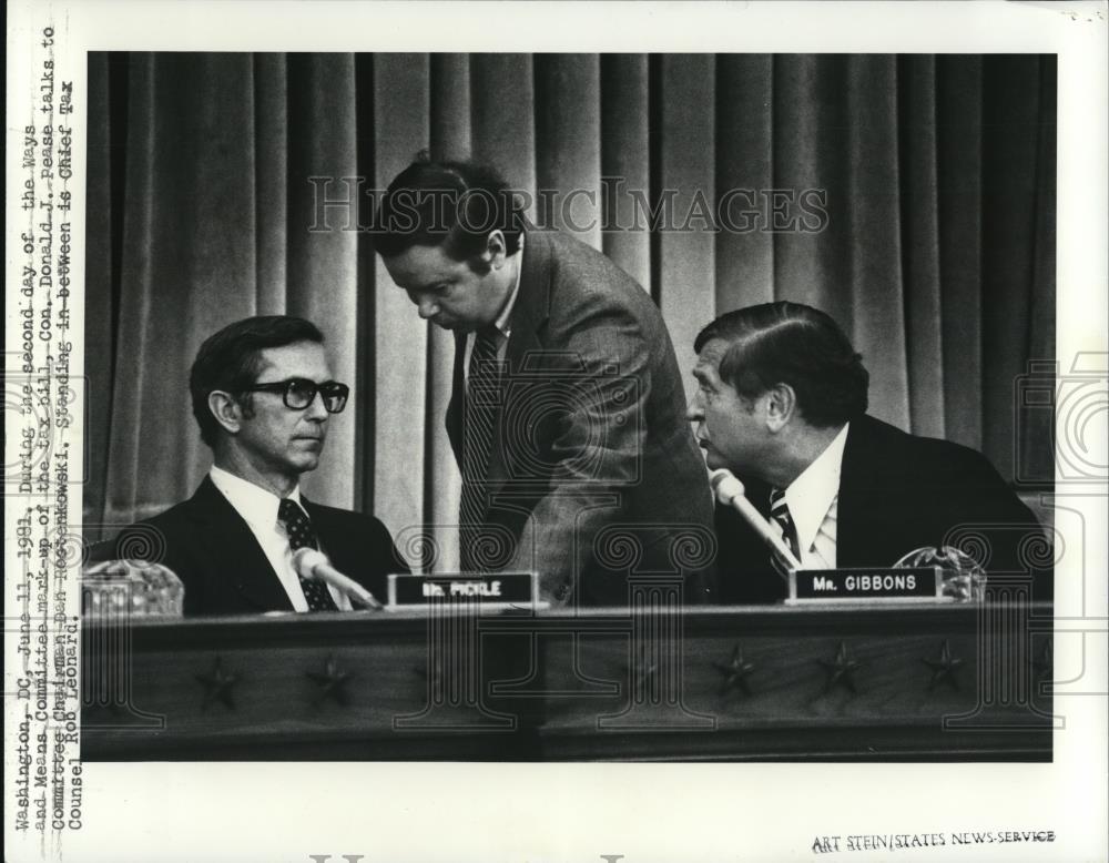 1981 Press Photo Committee Chairman Dan  and Councilman Donald Pease - cva48621 - Historic Images