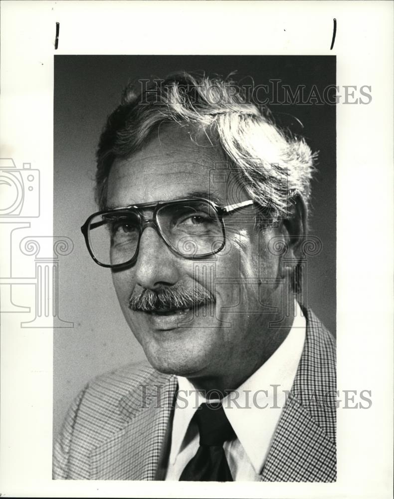1986 Press Photo Dr.Willis E Sibley Anthropology Professor - cva41187 - Historic Images