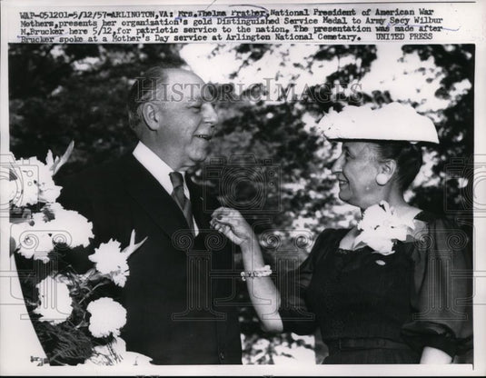 1957 Press Photo Thelma Prather National Pres of American Mothers & Army Secreta - Historic Images