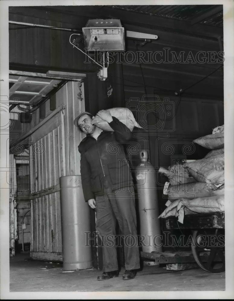 1956 Press Photo Perfection Industries Division of Hupp Corp Adam Schieble - Historic Images