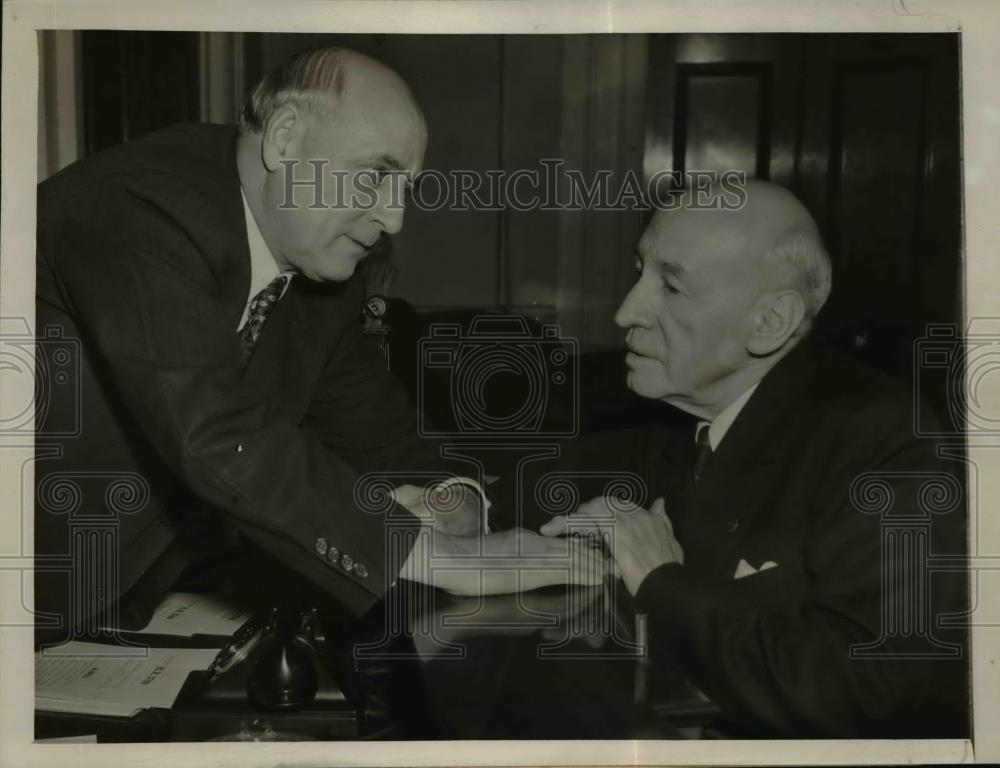 1943 Press Photo Brig.Gen Frank Hines testify House Military Affairs Committee - Historic Images