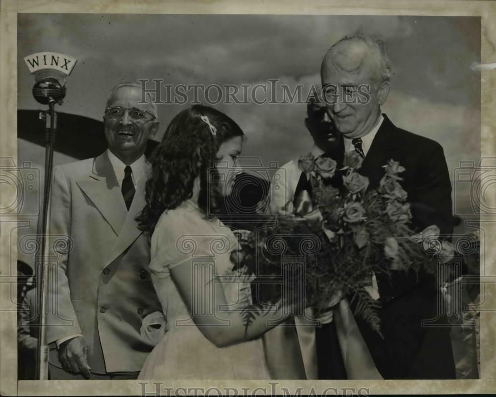 1946 Press Photo James F. Byrnes, Sec. of State at Washington Natl. Airport. - Historic Images