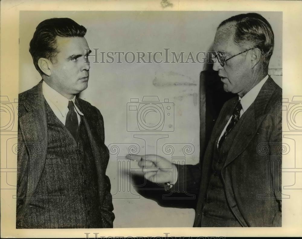 1938 Press Photo Paul Mallon of Washington Observer Interviews Joseph P Kennedy - Historic Images