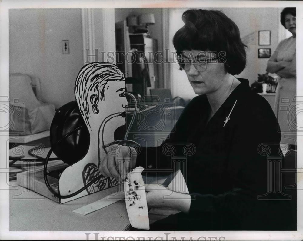 1957 Press Photo Mrs Herman E Turner, Exec. Director, Lake Co. Cancer Society. - Historic Images