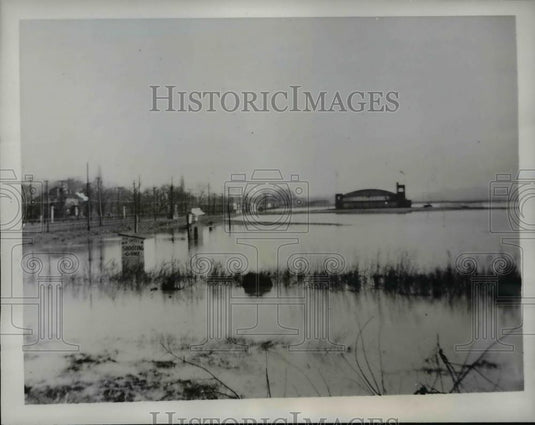 1941 Press Photo Wilkes-Barre Airport Flood Waters Pennsylvania - Historic Images