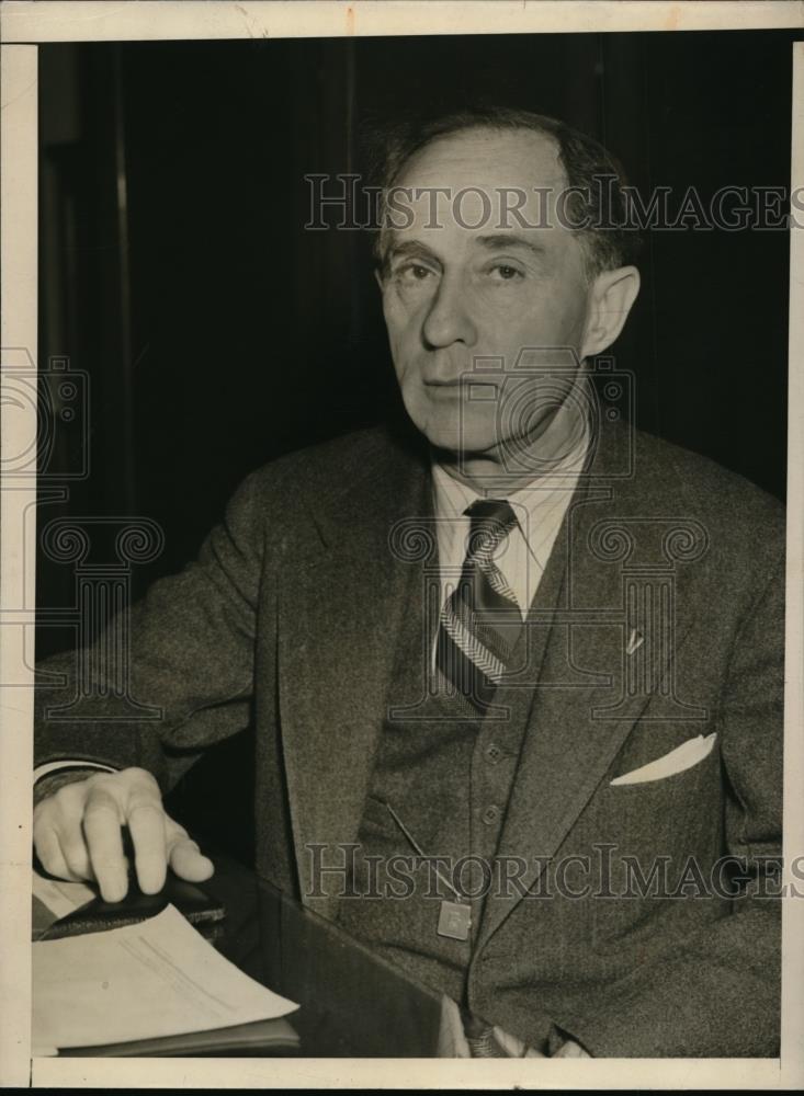 1945 Press Photo Washington DC Leslie L Biffle Sec'y to Majority of Senate. - Historic Images