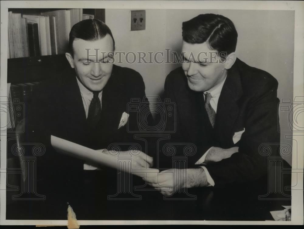 1938 Press Photo Dr John J Powell Medical Director &amp; Paul Taylor Deputy Superint - Historic Images