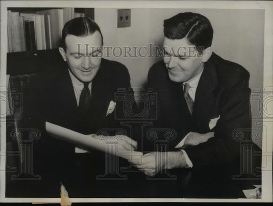 1938 Press Photo Dr John J Powell Medical Director & Paul Taylor Deputy Superint - Historic Images