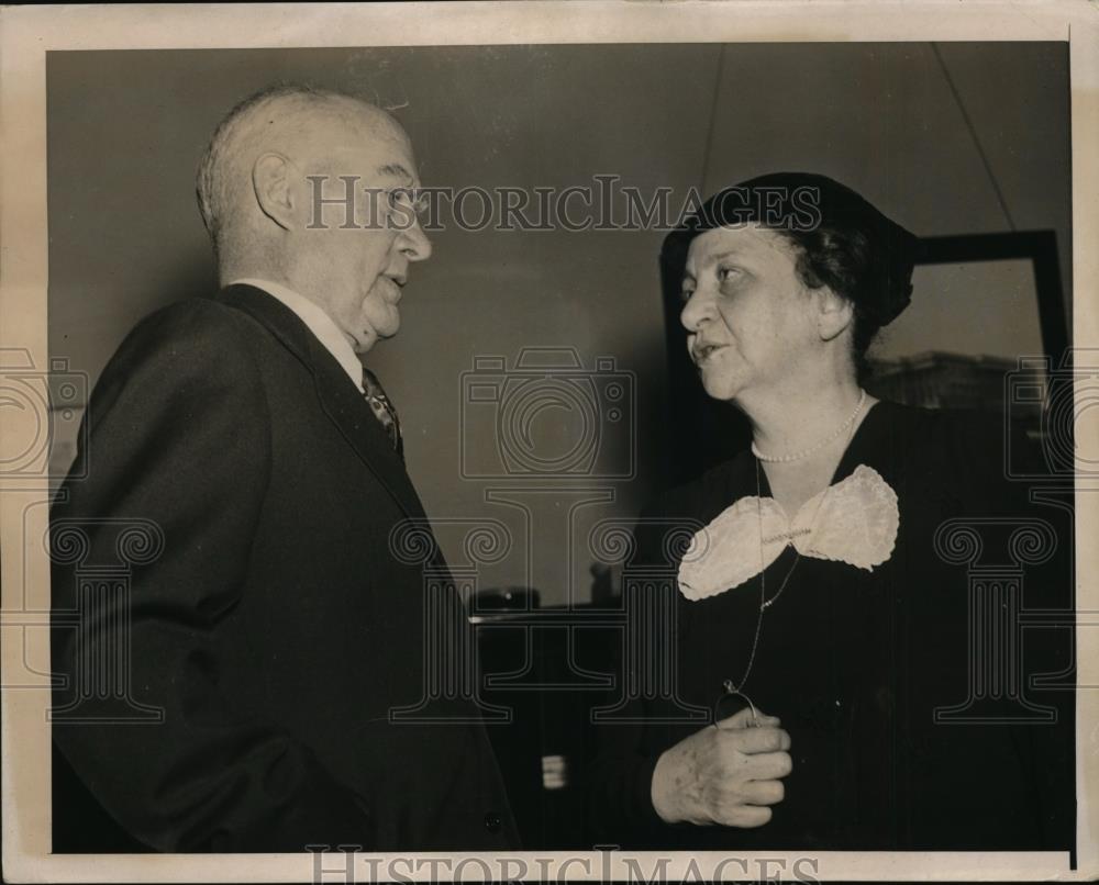 1939 Press Photo Sec. of Labor Frances Perkins, Rep. Hatton Sumner House - Historic Images