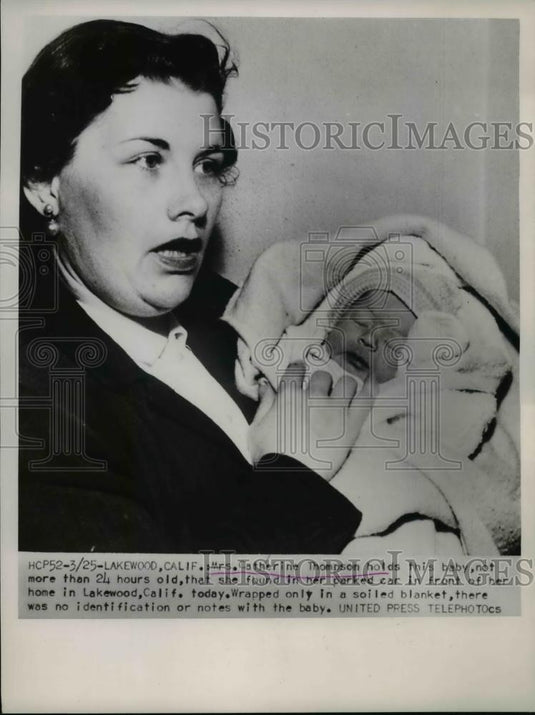1953 Press Photo Lakewood Calif Mrs Catherine Thompson & baby found in car - Historic Images