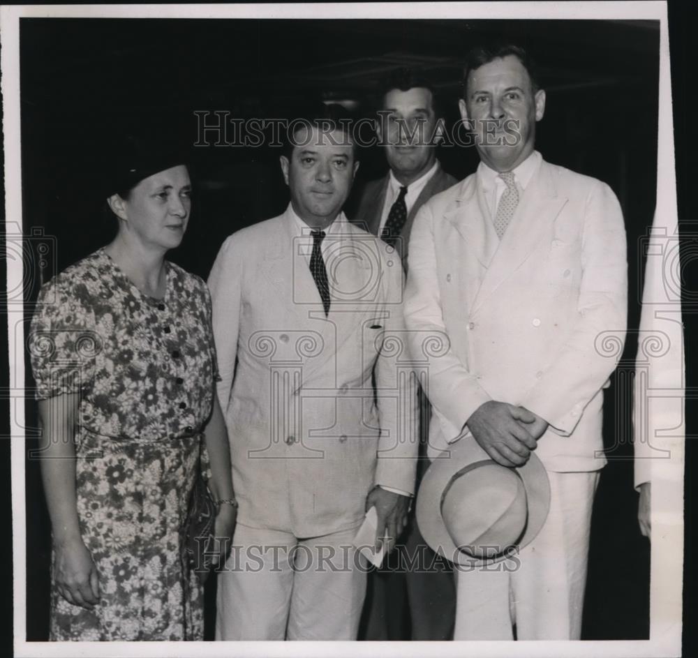 1938 Press Photo Senator & Mrs Robert LaFollette of Wisconsin & Charles Wahl - Historic Images