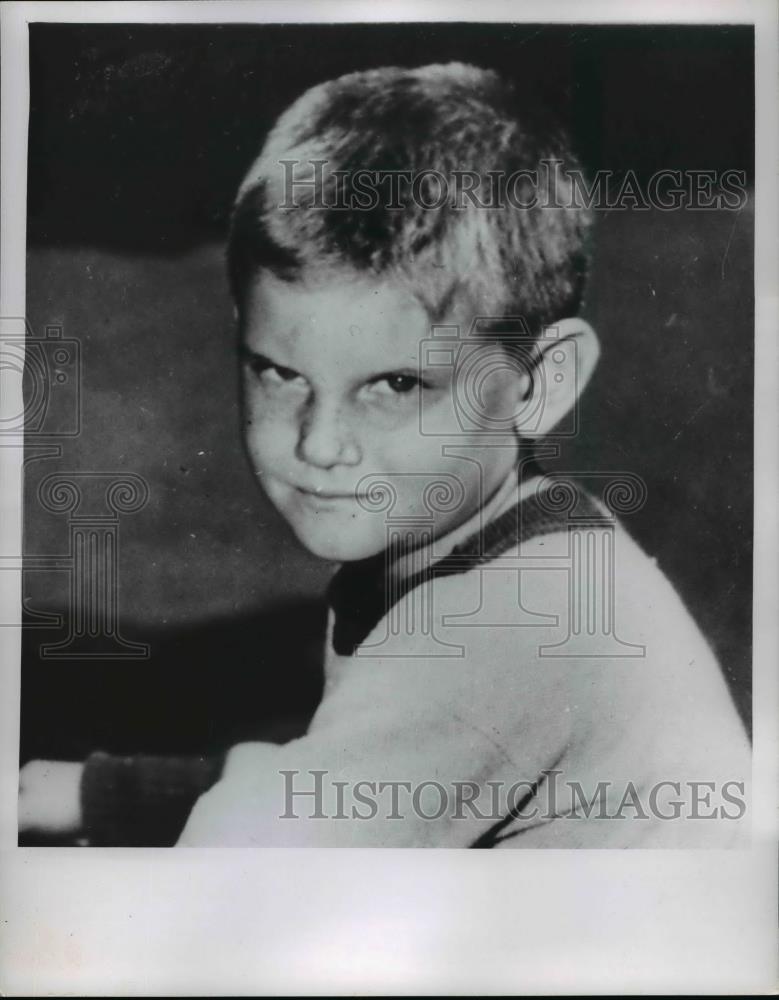 1955 Press Photo Sam Sheppard Jr after dad&#39;s arrest for moms murder - Historic Images