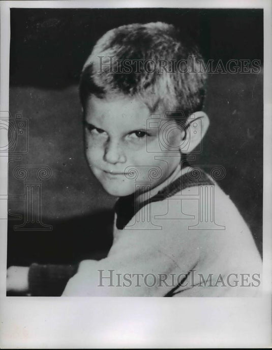 1955 Press Photo Sam Sheppard Jr after dad's arrest for moms murder - Historic Images