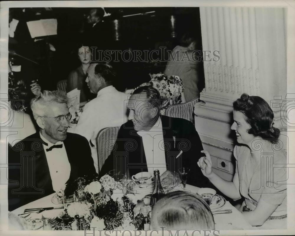 1939 Press Photo Attendees sit for dinner at the annual conference of Governors - Historic Images